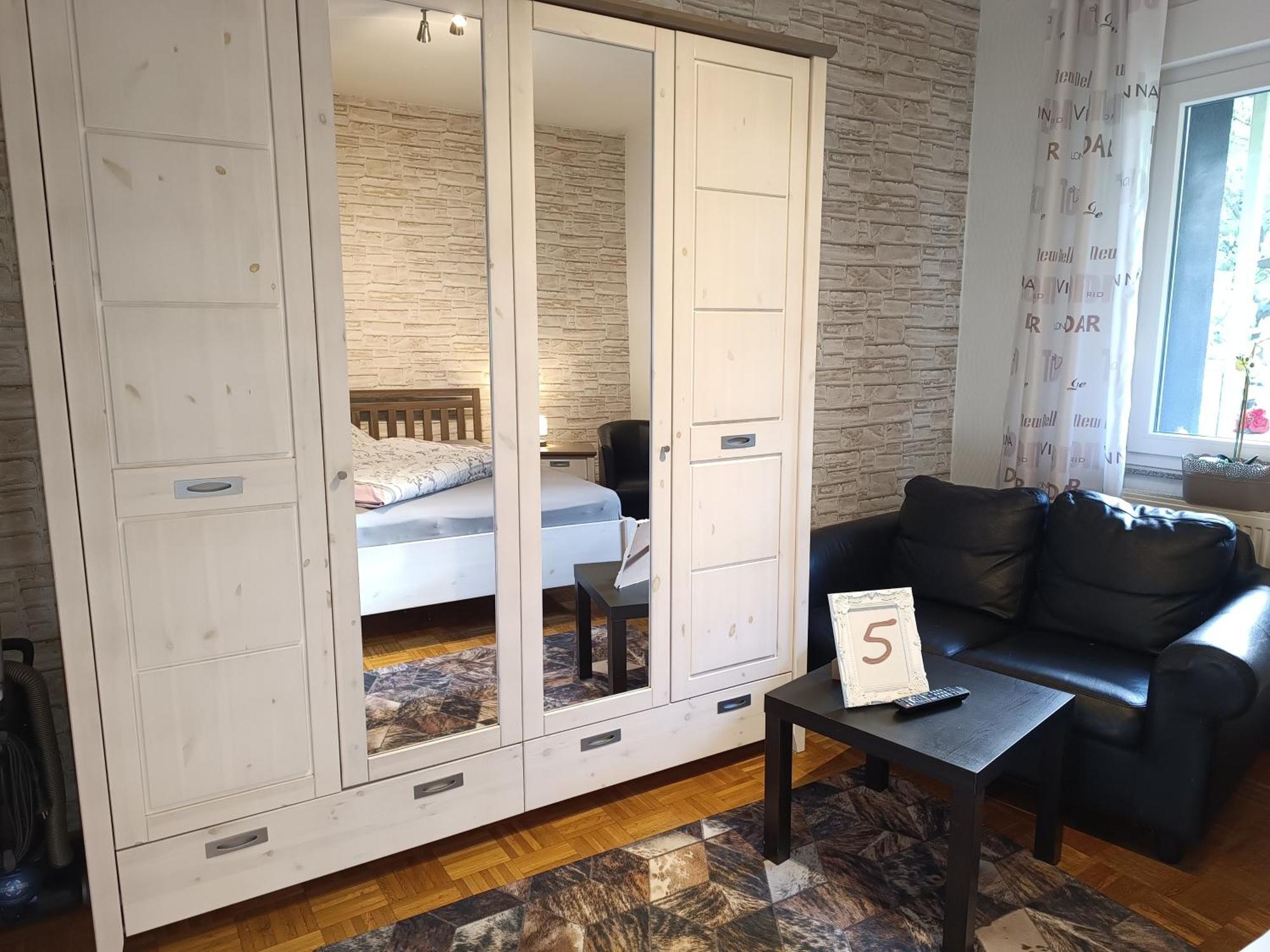 5X Balkon-Apartments Mit Kueche 40-65Qm Ruhrgebietferienwohnung Dobry-Fuchs Oberhausen  Esterno foto